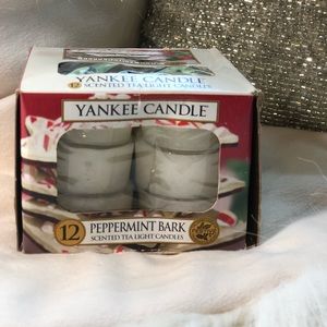 Peppermint Bark 12 Tealight Candles-Yankee Candles